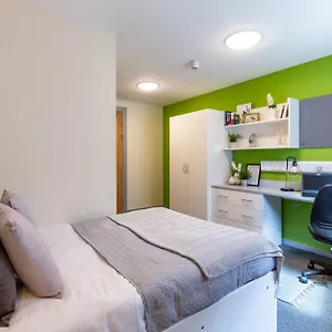 stunning-ensuite-rooms-with-shared-kitchen-at-bryson.hotels-newcastle-upon-tyne.com/